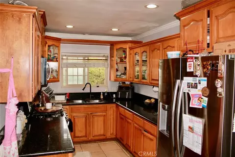 Kitchen - 9081 Tangelo, Fontana, CA 92335 photo 1 of 2