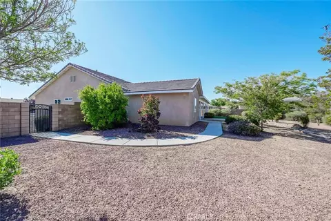 Exterior - 13934 Okesa, Apple Valley, CA 92307 photo 5 of 8