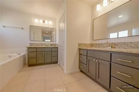 Entry Way - 13934 Okesa, Apple Valley, CA 92307 photo 2 of 2