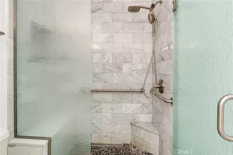 Bath - 9130 Duncan Ave, Riverside, CA 92503 photo 3 of 3