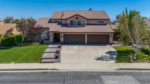 2693 W La Morada Dr, Rialto, CA 92377