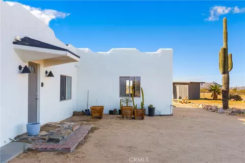 Exterior - 60611 Birdie Ln, Landers, CA 92285 photo 6 of 14