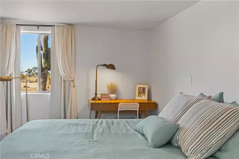 Bedroom - 60611 Birdie Ln, Landers, CA 92285 photo 4 of 6