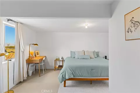 Bedroom - 60611 Birdie Ln, Landers, CA 92285 photo 3 of 6