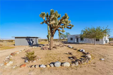 Exterior - 60611 Birdie Ln, Landers, CA 92285 photo 11 of 14