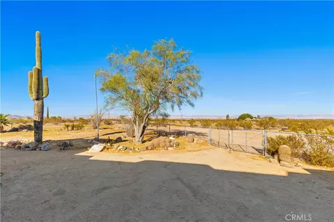 Exterior - 60611 Birdie Ln, Landers, CA 92285 photo 10 of 14