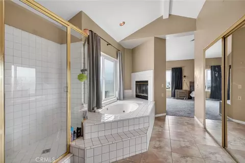 Bath - 6953 Dover Ct, Highland, CA 92346 photo 2 of 2