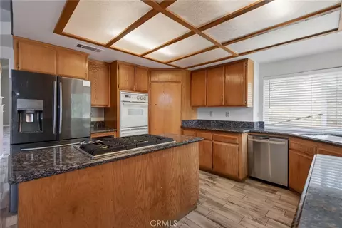 Kitchen - 6953 Dover Ct, Highland, CA 92346 photo 1 of 5