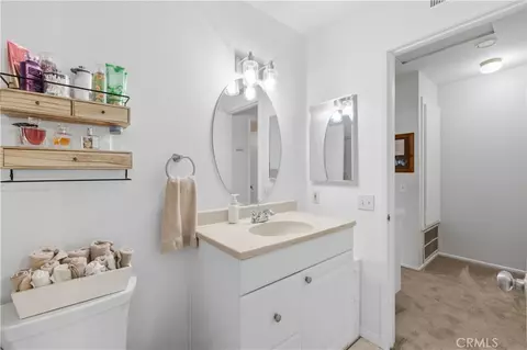 Bath - 53 Thicket #38, Irvine, CA 92614 photo 3 of 3