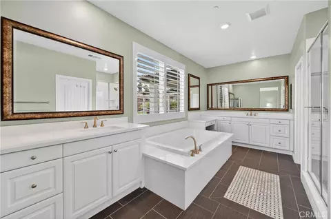 Bath - 16560 Sol Ave, Riverside, CA 92503 photo 2 of 3