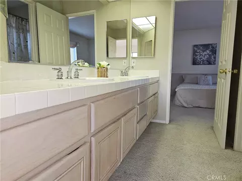 Bath - 1050 Ginger Cir, Corona, CA 92879 photo 1 of 2