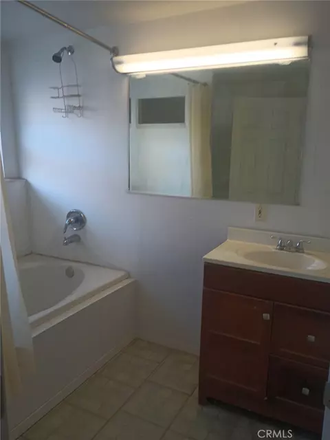Bath - 973 Orange Ave, Beaumont, CA 92223 photo 5 of 5