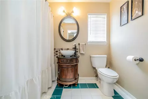Bath - 12274 Mountain, Pinon Hills, CA 92372 photo 1 of 2