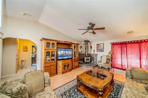 12274 Mountain, Pinon Hills, CA 92372 photo 7