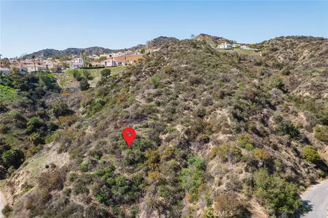 2745 Kennington Dr, Glendale, CA 91206 photo 4