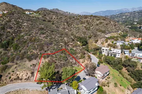 2745 Kennington Dr, Glendale, CA 91206 photo 2