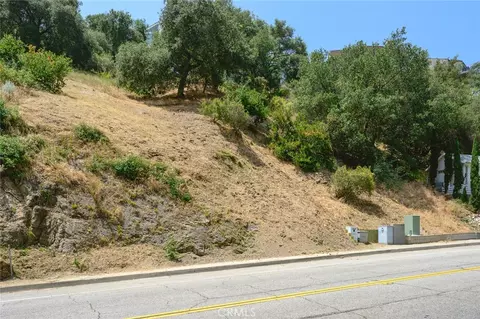 2589 E Chevy Chase Dr, Glendale, CA 91206 photo 2