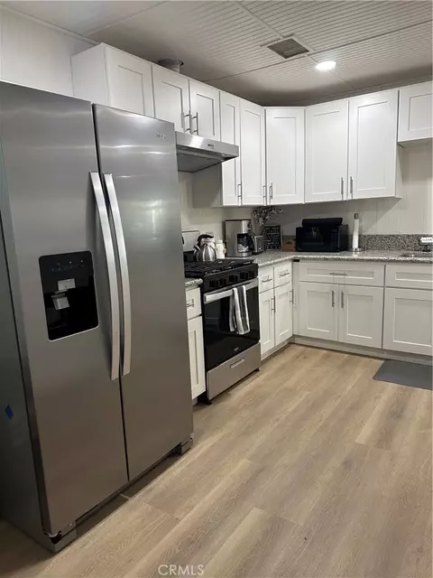 Kitchen - 518 Acacia, Crestline, CA 92325 photo 3 of 3