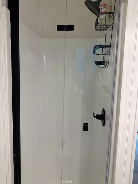 Bath - 518 Acacia, Crestline, CA 92325 photo 1 of 1