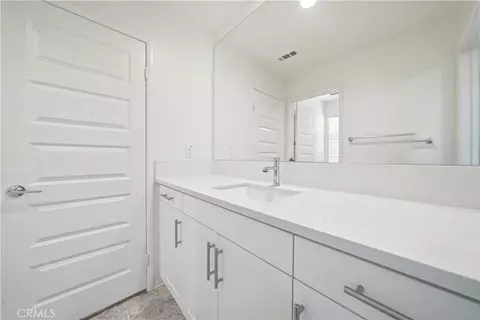 Entry Way - 2242 Autumn Ct, Perris, CA 92571 photo 5 of 9