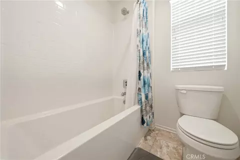 Bath - 2242 Autumn Ct, Perris, CA 92571 photo 3 of 3