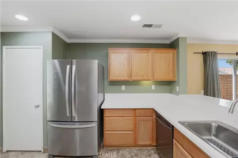 Kitchen - 41425 Farmer Ct, Indio, CA 92203 photo 3 of 4