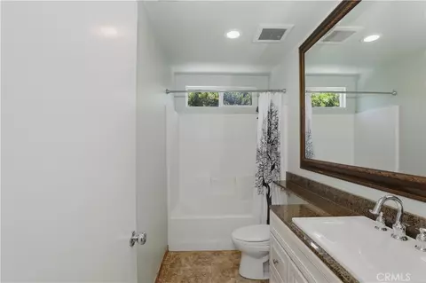 Bath - 41425 Farmer Ct, Indio, CA 92203 photo 4 of 4