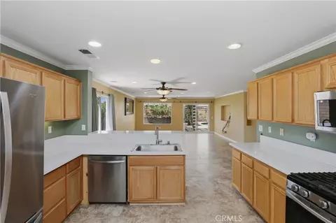 Kitchen - 41425 Farmer Ct, Indio, CA 92203 photo 4 of 4