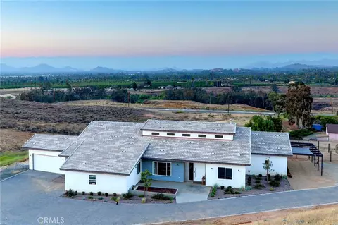 9449 Equestrian Dr, Riverside, CA 92503