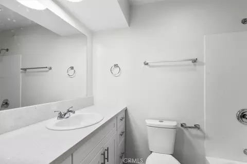 Bath - 1002 Lombard Dr, Redlands, CA 92374 photo 1 of 5