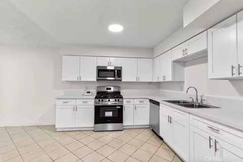Kitchen - 1002 Lombard Dr, Redlands, CA 92374 photo 4 of 6