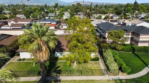 View/Area - 1002 Lombard Dr, Redlands, CA 92374 photo 6 of 9
