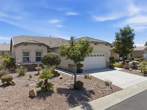 19423 Crystal Springs Ln, Apple Valley, CA 92308