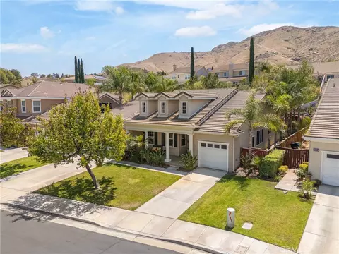 View/Area - 17059 Noble Vw, Riverside, CA 92503 photo 1 of 8