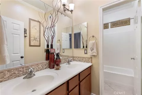 Bath - 17059 Noble Vw, Riverside, CA 92503 photo 2 of 2
