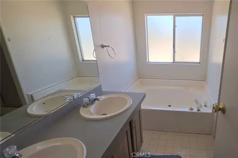 Bath - 32033 207th E, Llano, CA 93544 photo 1 of 2