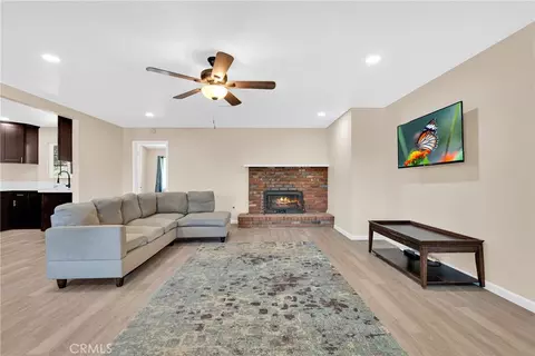 Living - 8216 Buckthorn, Hesperia, CA 92345 photo 2 of 5