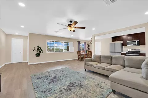 Living - 8216 Buckthorn, Hesperia, CA 92345 photo 3 of 5