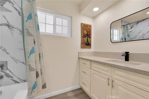 Bath - 8216 Buckthorn, Hesperia, CA 92345 photo 3 of 4