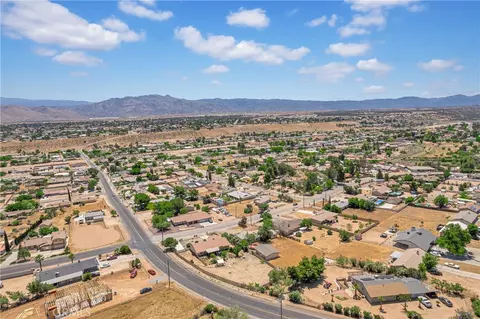 View/Area - 8216 Buckthorn, Hesperia, CA 92345 photo 15 of 19
