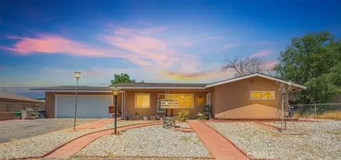 8216 Buckthorn, Hesperia, CA 92345 photo 3