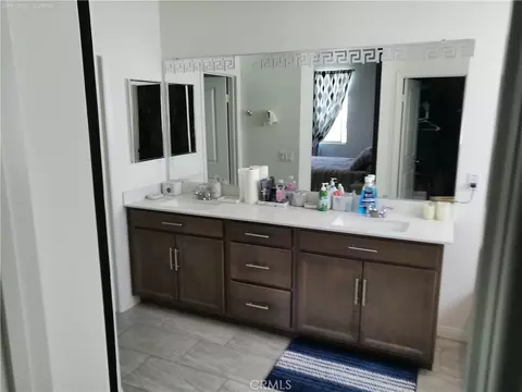 Bath - 760 Torrey Ct, Perris, CA 92571 photo 5 of 7