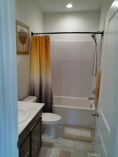 Bath - 760 Torrey Ct, Perris, CA 92571 photo 1 of 7