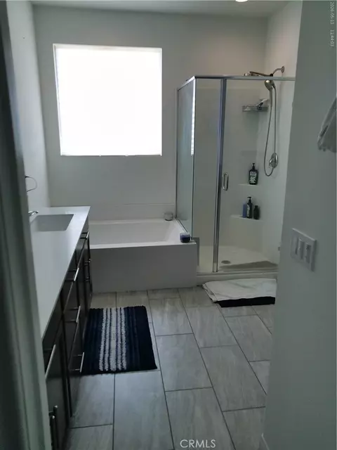 Bath - 760 Torrey Ct, Perris, CA 92571 photo 3 of 7