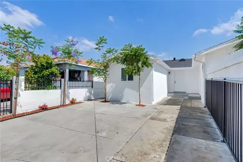 1143 E 106th St, Los Angeles, CA 90002