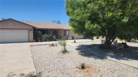 14710 Nankicoke Rd, Apple Valley, CA 92307 photo 2
