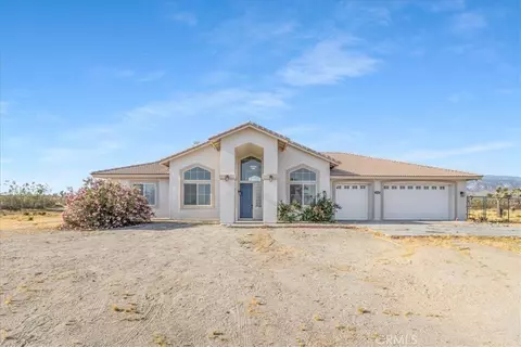 1485 La Mesa, Phelan, CA 92371
