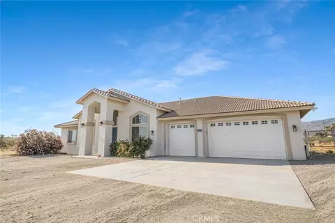 1485 La Mesa, Phelan, CA 92371