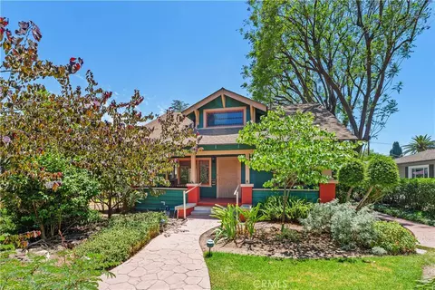 3892 Oakwood Pl, Riverside, CA 92506