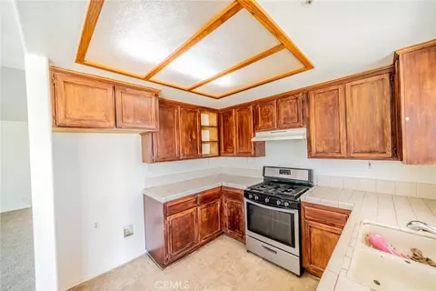 Kitchen - 8417 Ailanthus, Phelan, CA 92371 photo 1 of 1